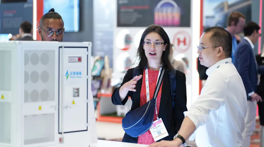 RE 2025｜918博天娱乐发布构网型 浸没式液冷解决方案，为客户打造优质储能资产